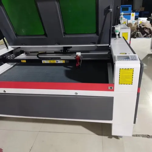 CNC lazer 150 wat 160cm*80cm et 140cm*100 cm