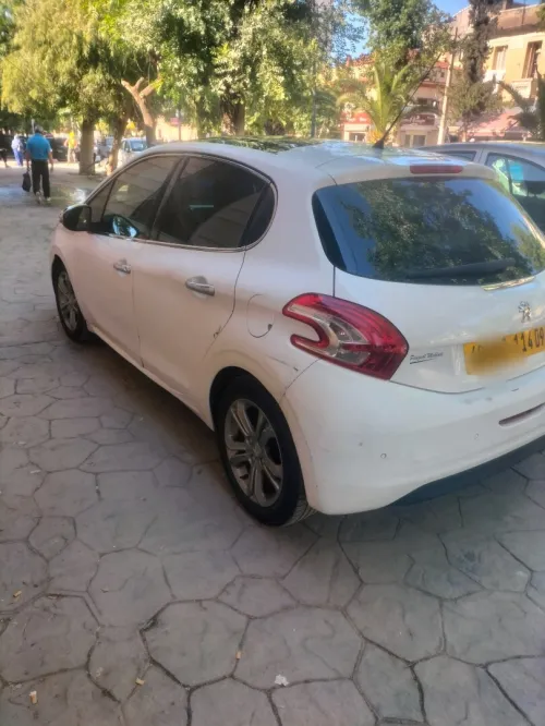 Peugeot 208 2014 Allure