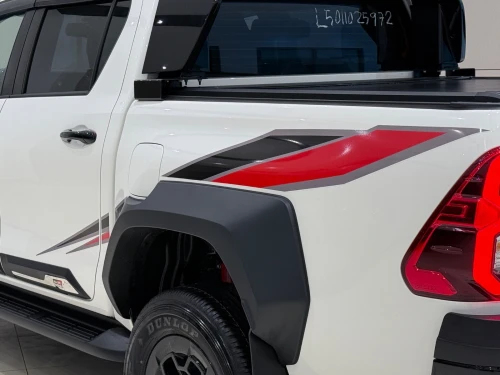 Toyota Hilux FULL OPTIONS 2025 GR SPORT
