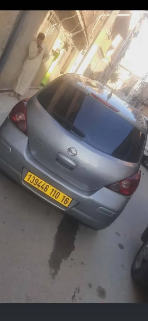 Nissan Tiida 5 portes 2010 Tiida 5 portes