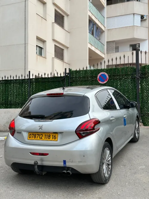 Peugeot 208 2018 Allure