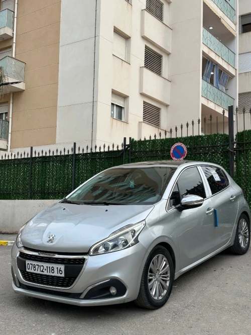 Peugeot 208 2018 Allure