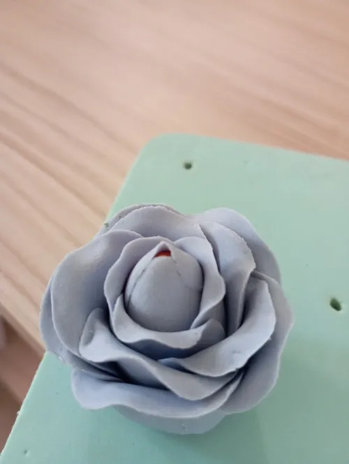 Fleurs en gumpaste sur commande gâteaux traditionnels 