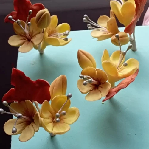 Fleurs en gumpaste sur commande gâteaux traditionnels 