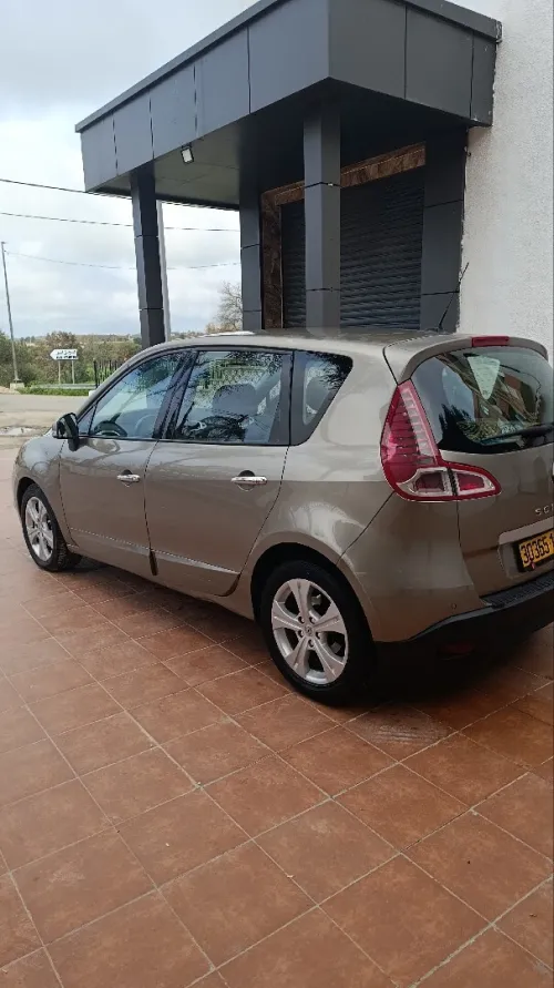 Renault Scenic 2010 Bosse
