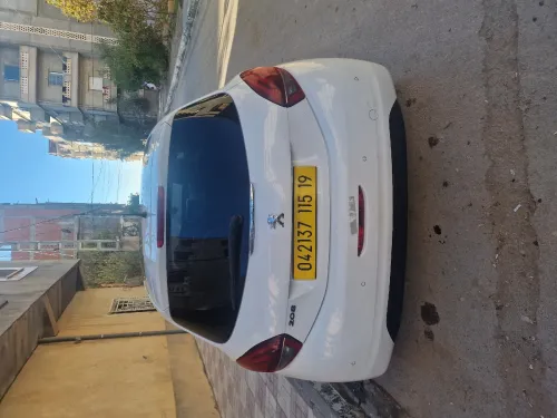 Peugeot 208 2015 Access Facelift