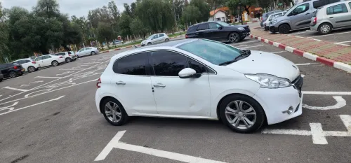 Peugeot 208 2013 Allure