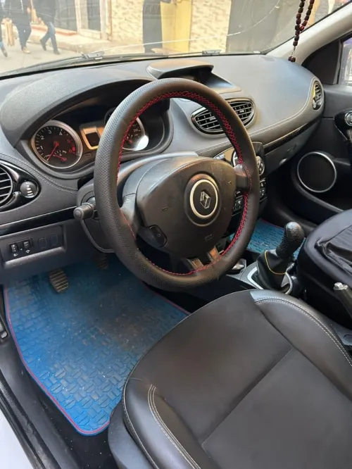 Renault Clio 3 2012 Night and Day