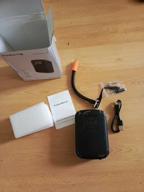 Compresseur gonfleur des pneus voiture