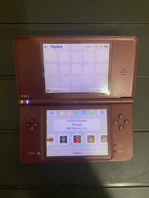 Nintendo dsi xl flashé twilight menu avec carte mémoire 32gb, pochette , stylos et chargeur original