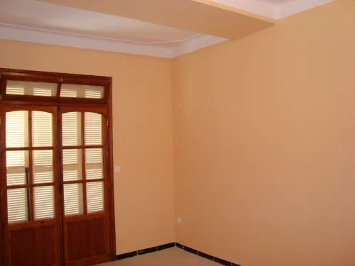 prend tous travaux de peinture vinyl laque et satiné faux plafond pvc