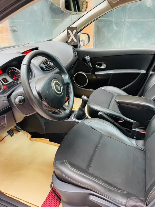 Renault Clio 3 2011 Night and Day
