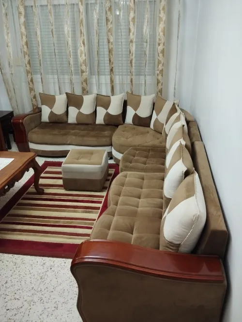 Salon L et pouf