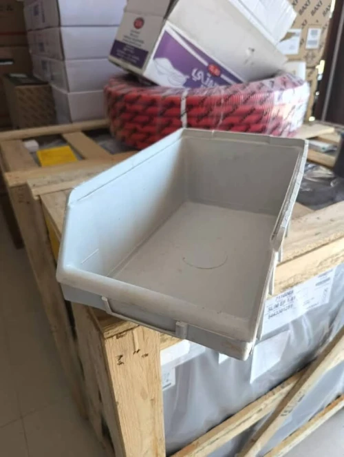 Bacs à bec plastiques pour le rangement صناديق التخزين البلاستيكية