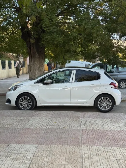 Peugeot 208 2018 Allure