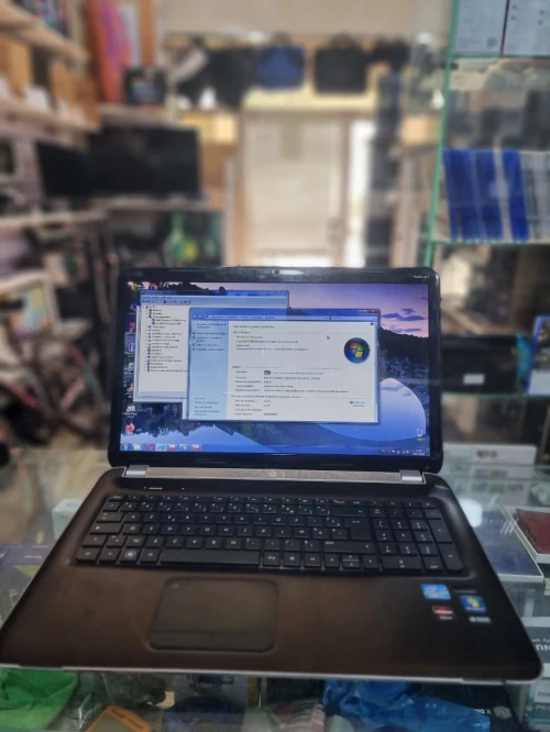 HP Pavilion dv7-i7 2eme -256gb-8go-amd radeon 6700m 17pouces