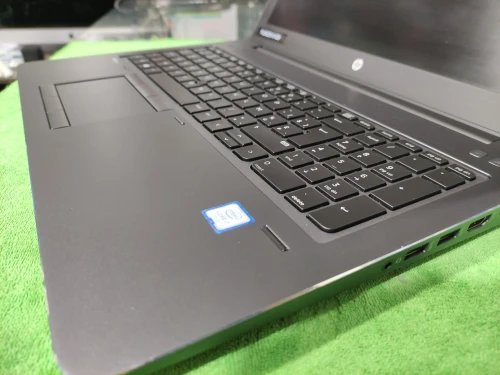 HP ZBook 15 G4 / I7-7700HQ / QUADRO M1200 / 16 GO DDR4 / 512 NVME / 15.6'' FHD / AZERTY 