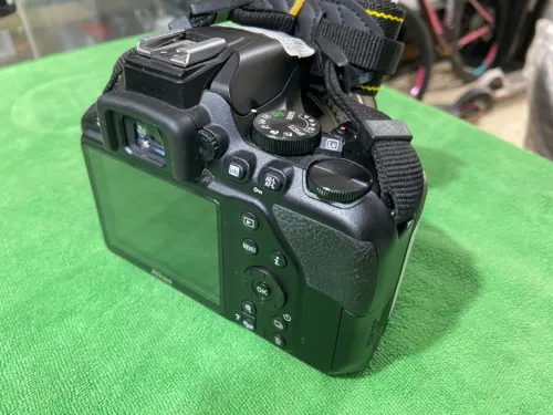 Nikon D3500 + OBJ 18-55