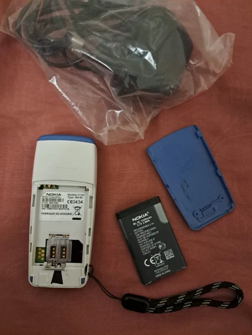 Nokia 1110i original avec charger 