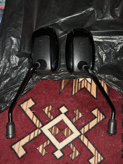 Retroviseur et Visiere cuxi et couvre selle