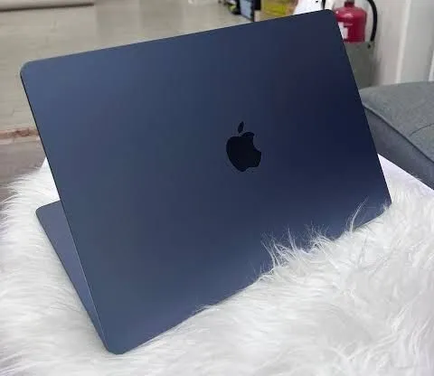 Macbook air 2024 M3 16/256 13.6" Midnight blue