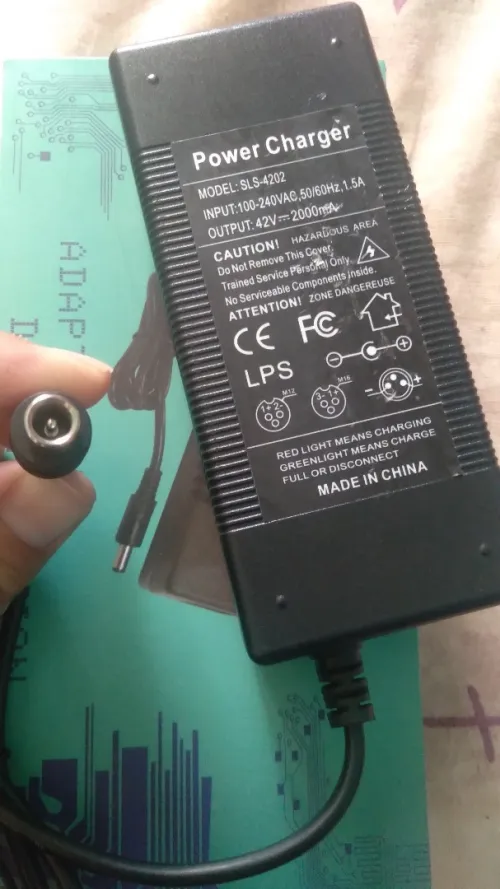 Chargeur trotinette xiaomi 