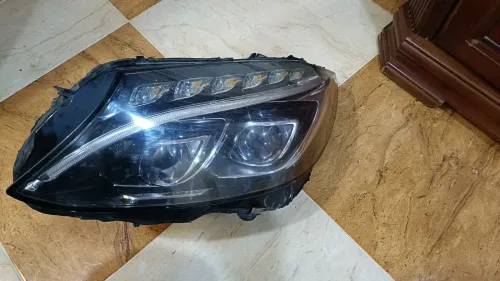 Phare Mercedes C220