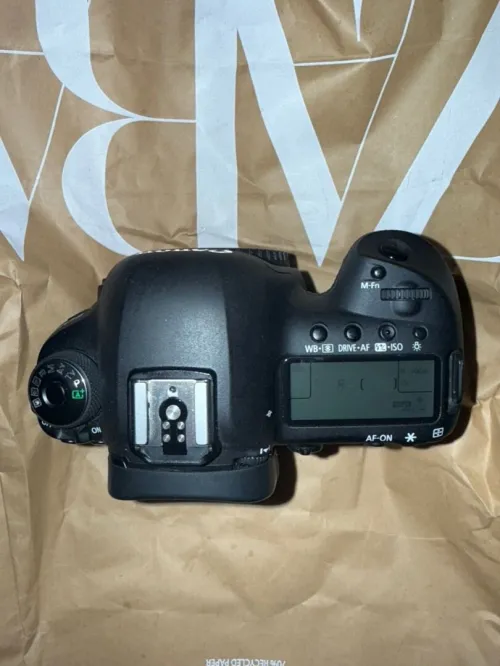 Canon 5d mark 4  sater 1k