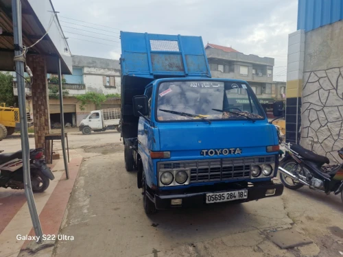 Toyota b30 Dyana 1984