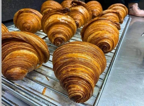 MACHINE A CROISSANT ORIGINE ITALIE / croissanterie / viennoiserie  / boulangerie /