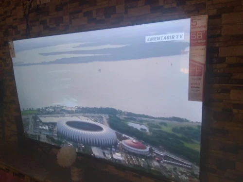 TV  SMART SETRIM 58