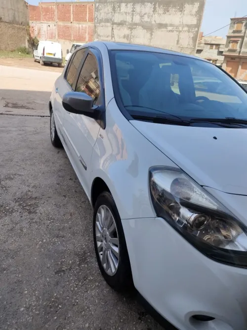 Renault Clio 3 2012 Night and Day