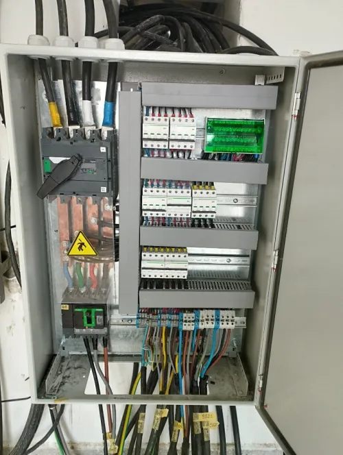 Maintenance électrique industrielle  Mohandiss Solutions