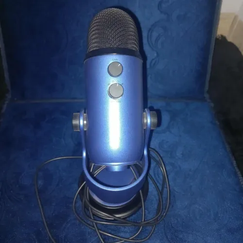MICROPHONE BLUE YETI