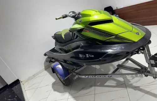 Jet-ski