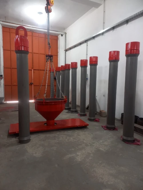 Kit d'outillage pour coulage de pieux -  tubes plongeurs