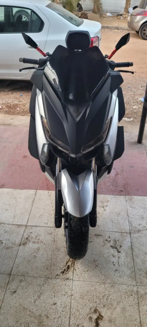 Yamaha X MAX 