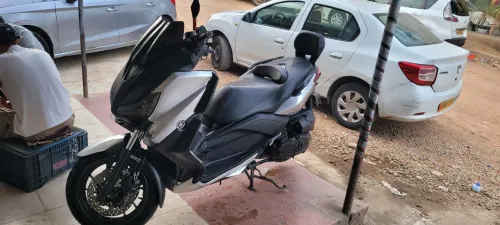 Yamaha X MAX 