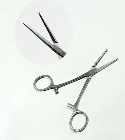 BOITE DE CHIRURGIE 13 ELEMENTS