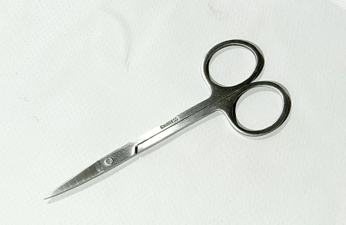 BOITE DE CHIRURGIE 13 ELEMENTS