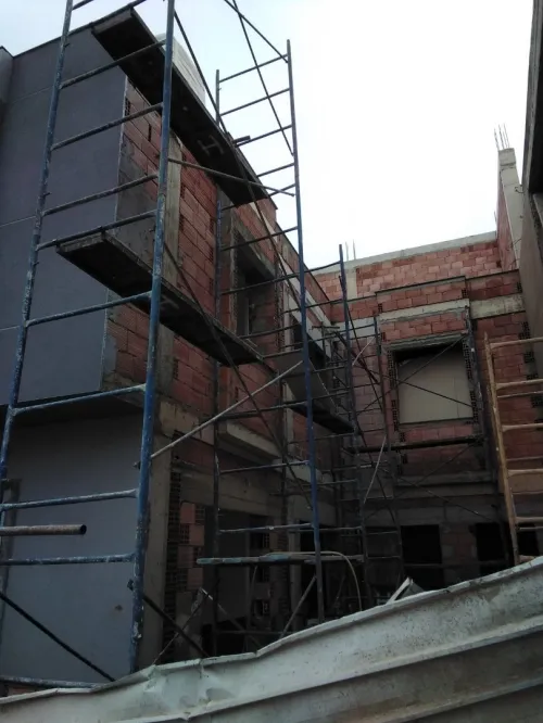Entreprise de construction et de réalisation مقاول بناء