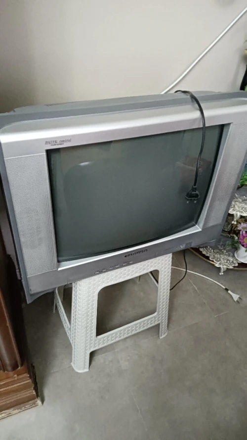 téléviseur couleur