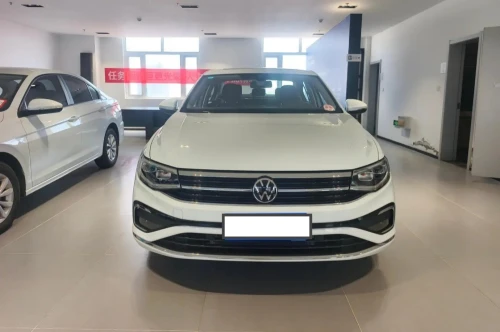 Volkswagen Bora 2024 300TSI DSG Édition Premium