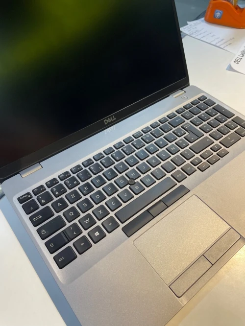 DELL latitude 5510 i5 10th 16GB DDR4 512SSD Lumineux