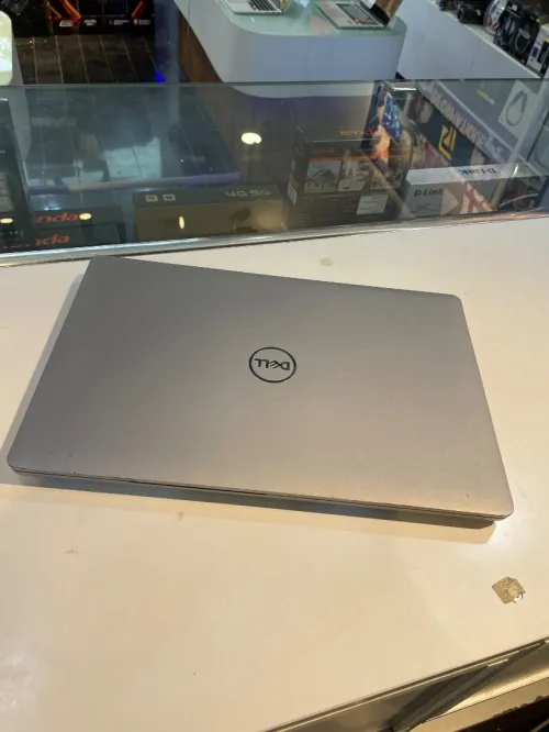 DELL latitude 5510 i5 10th 16GB DDR4 512SSD Lumineux
