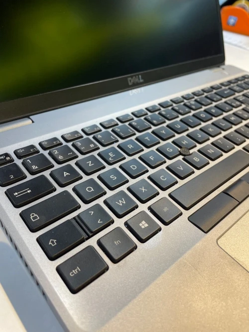 DELL latitude 5510 i5 10th 16GB DDR4 512SSD Lumineux