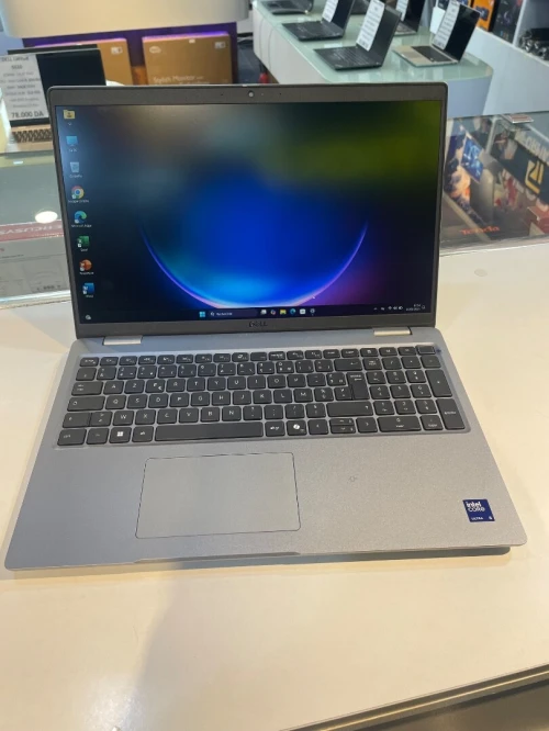 DELL LATITUDE 5550 ULTRA 5 16GB DDR5 256SSD 15,6FHD AZERTY