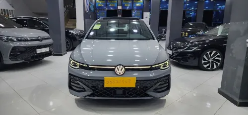 Volkswagen Golf 8 2025 R-Line