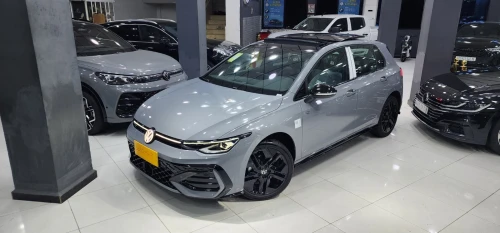 Volkswagen Golf 8 2025 R-Line