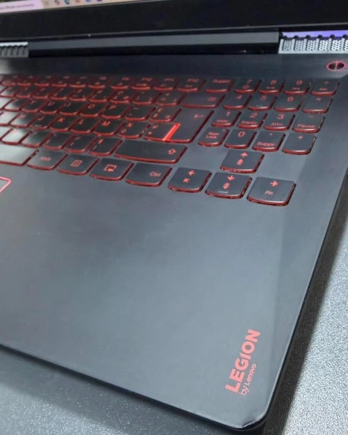 LENOVO GAMING Y250 INTEL i5-7300HQ 2.5GHZ up to 3.5GHZ 8gbGB DDR4  256GB SSD+ 1000GB HDD    INTEL HD GRAPHICS 630 NVIDIA GEFORCE GTX 1050 2GB  15.6 INCH FHD
